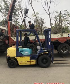 Xe nâng dầu 2 tấn Komatsu FD20LC-12-522792 số sàn đẹp Xe nâng dầu 2 tấn Komatsu