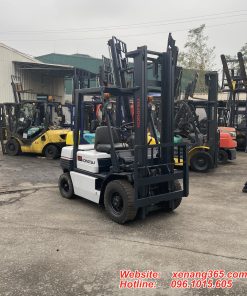 Xe nâng dầu 2.5 tấn Komatsu FD25-11