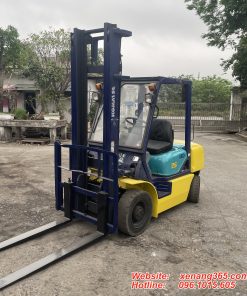 Xe nâng dầu 2.5 tấn Komatsu FD25C-12-538056 tháp cao 4m số sàn Xe nâng dầu 2.5 tấn,