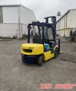 Xe nâng dầu 2.5 tấn Komatsu FD25C-12-538056 tháp cao 4m số sàn Xe nâng dầu 2.5 tấn,