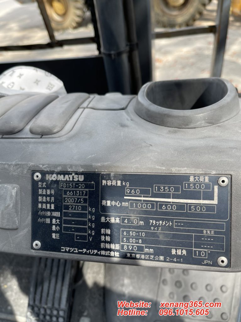 Xe nang dau Komatsu 1.5 tan FD15T 20 so tu dong cao 4m4