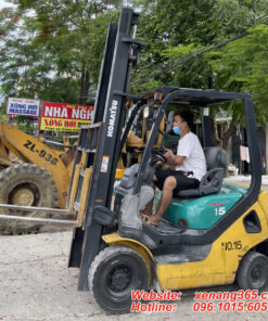 Xe nang dau Komatsu 1.5 tan FD15T 20 so tu dong cao 4m7 e1688510300494