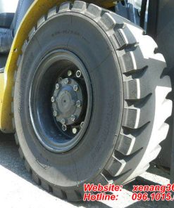 Xe nâng dầu Komatsu 1.8 tấn FD18T-21-208260 Xe nang dau Komatsu 18 tan FD18T 21 8