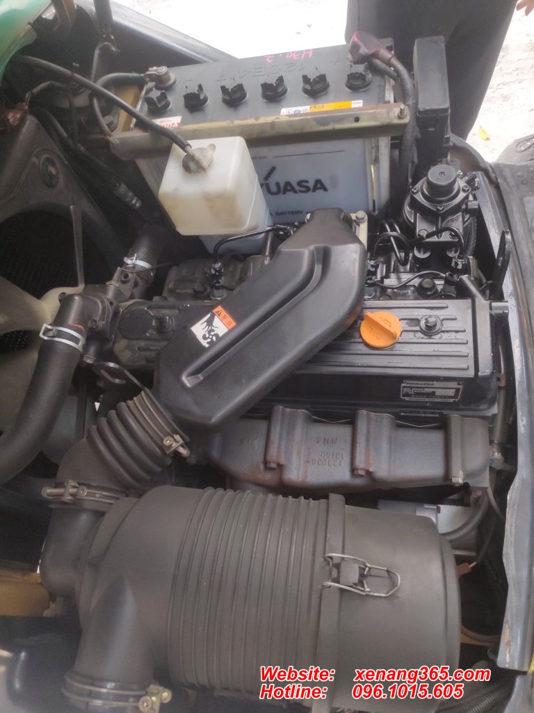 Xe nang dau Komatsu 2 tan FD20T 16 so tu dong 45m2