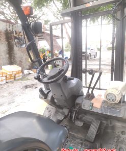 Xe nâng dầu Komatsu 2 tấn FD20T-16-373923 tháp 4.5m số tự động Xe nang dau Komatsu 2 tan FD20T 16 so tu dong 45m4