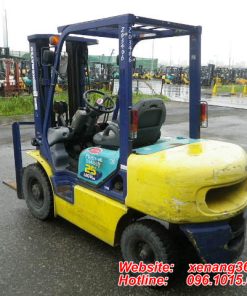 Xe nâng dầu chui công Komatsu 2.5 tấn FD25T-14-564039 số tự động Xe nang dau Komatsu 25 tan FD25T 14 3