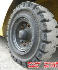 Xe nang dau Komatsu 25 tan FD25T 17 9 4