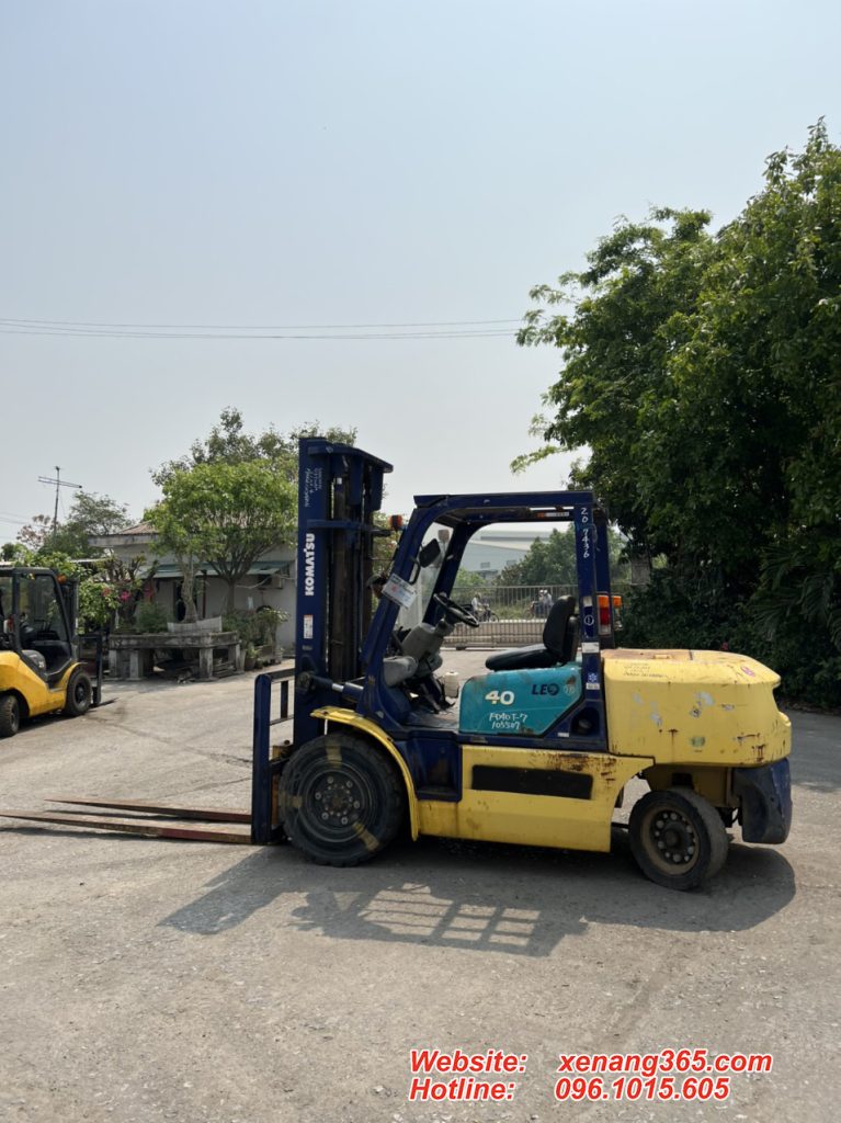 Xe nâng dầu Komatsu 4 tấn FD40T-105507 Xe nang dau Komatsu 4 tan FD40T 7 2