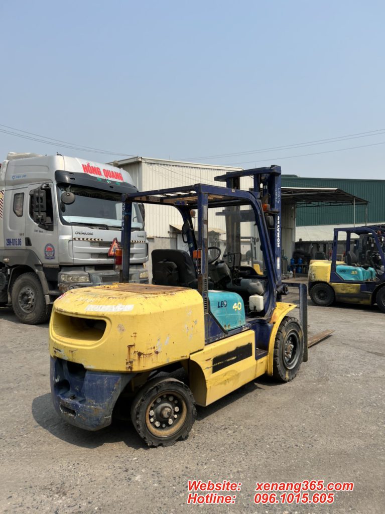 Xe nâng dầu Komatsu 4 tấn FD40T-105507 Xe nang dau Komatsu 4 tan FD40T 7 3