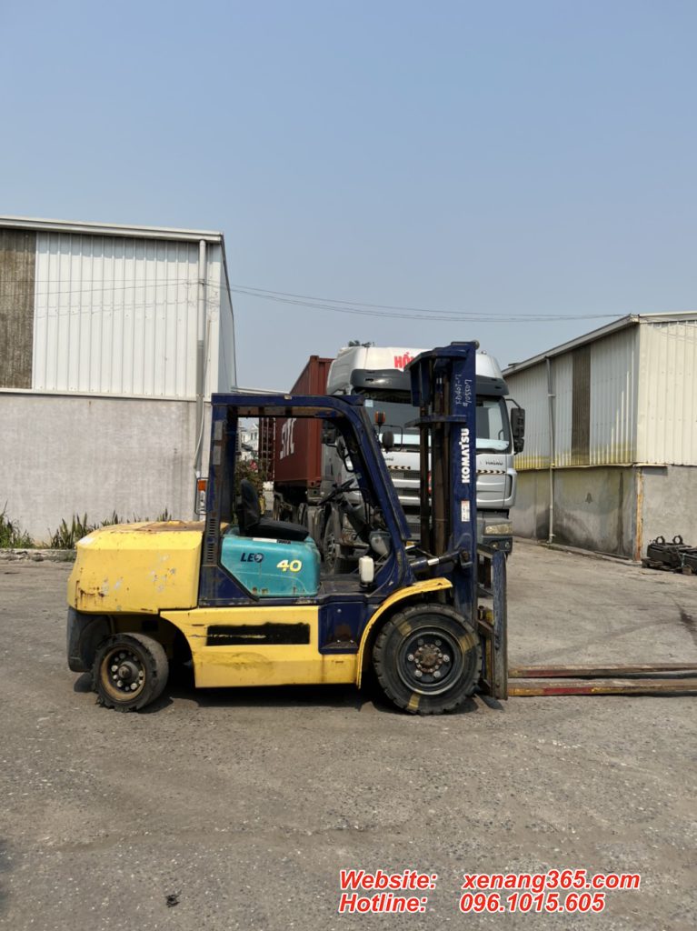 Xe nâng dầu Komatsu 4 tấn FD40T-105507 Xe nang dau Komatsu 4 tan FD40T 7 4