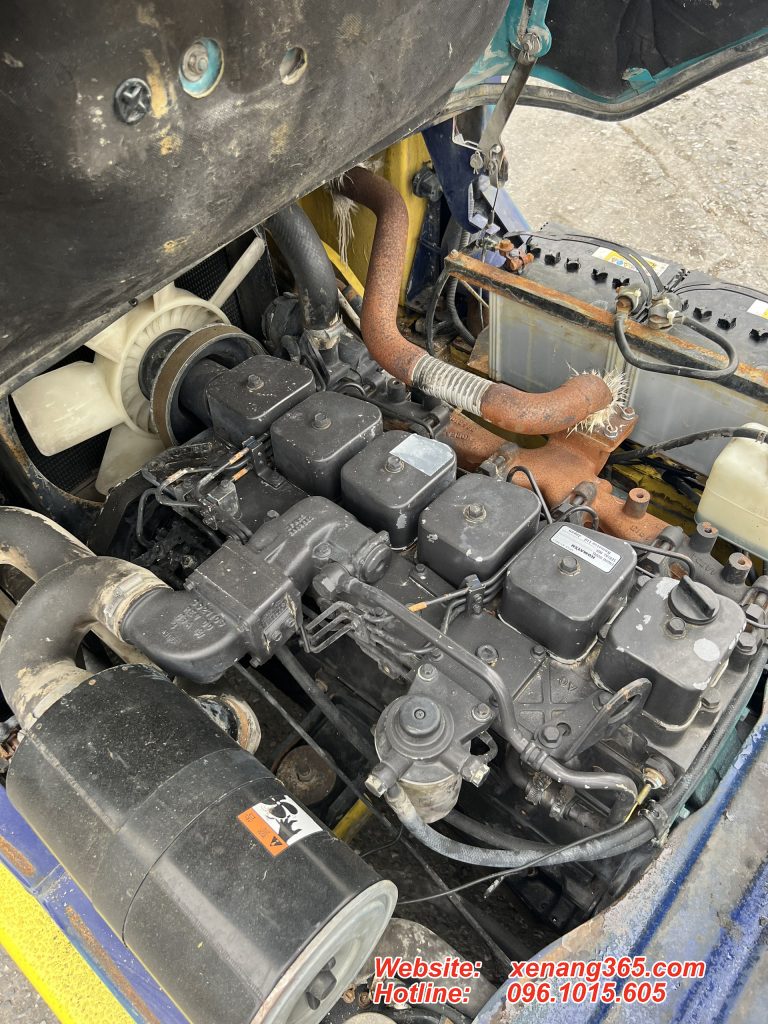 Xe nâng dầu Komatsu 4 tấn FD40T-105507 Xe nang dau Komatsu 4 tan FD40T 7 9