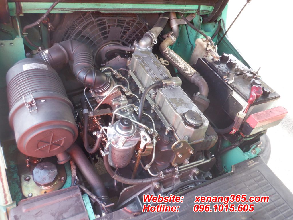 Xe nang dau Mitsubishi 2 tan FD20T so tu dong cao 3m 4