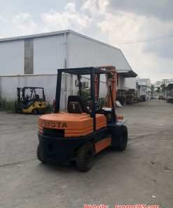 Xe nang dau Toyota 28 tan 5FD28 4