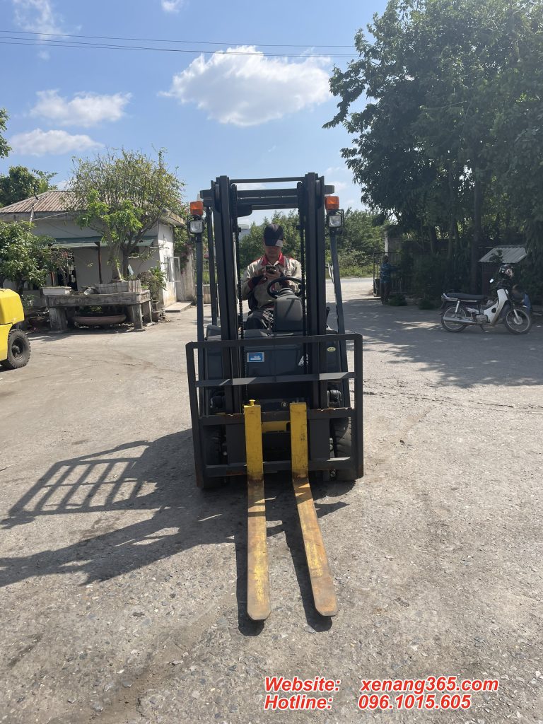 Xe nâng điện 1 tấn Komatsu FB10-12-2017 chạy lướt siêu đẹp Xe nâng điện 1 tấn Komatsu