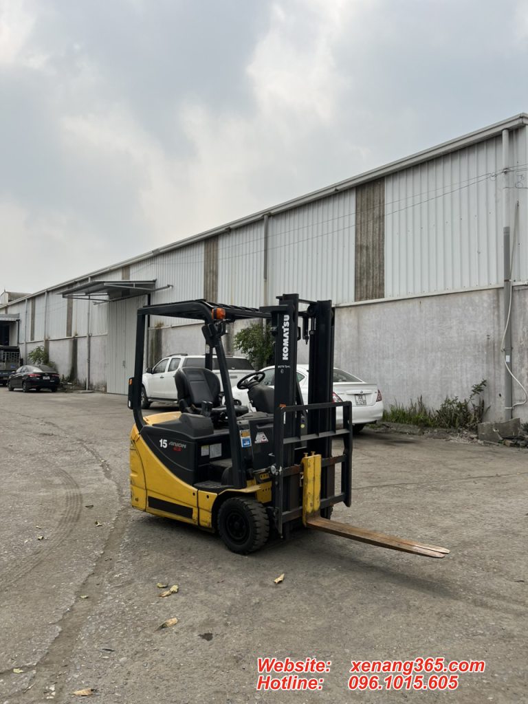 Xe nâng điện 3 bánh 1.5 tấn Komatsu FB15M-12-830849 Xe nang dien 3 banh Komatsu 15 tan FB15M 12 3
