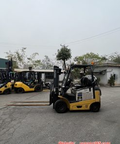 xe nâng Komatsu FE25-1