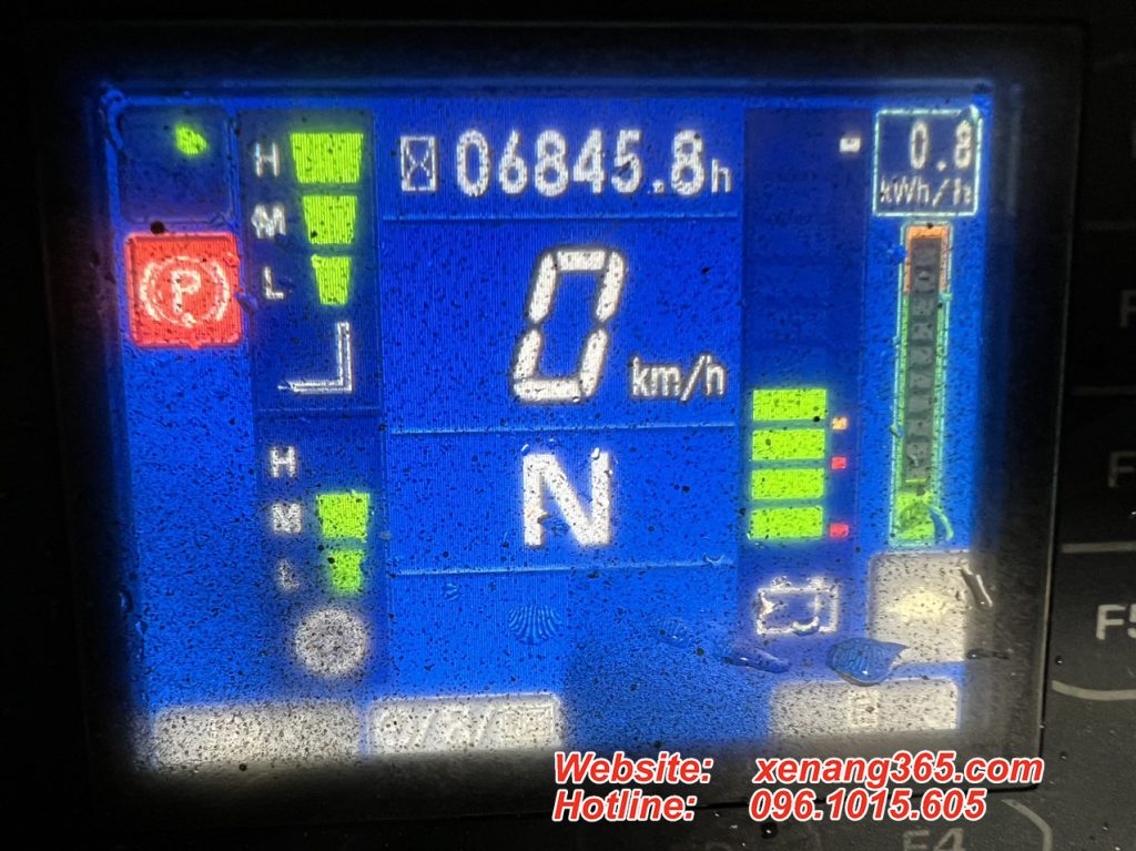 Xe nâng điện Komatsu 2.5 tấn FE25-1-301867 Màn hình xe FE25-1