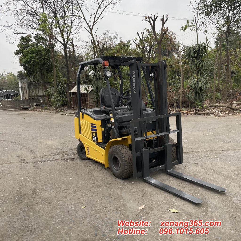 Xe nâng Komatsu FE25-1 2.5 tấn-30016 Mặt trước Xe nâng Komatsu FE25-1