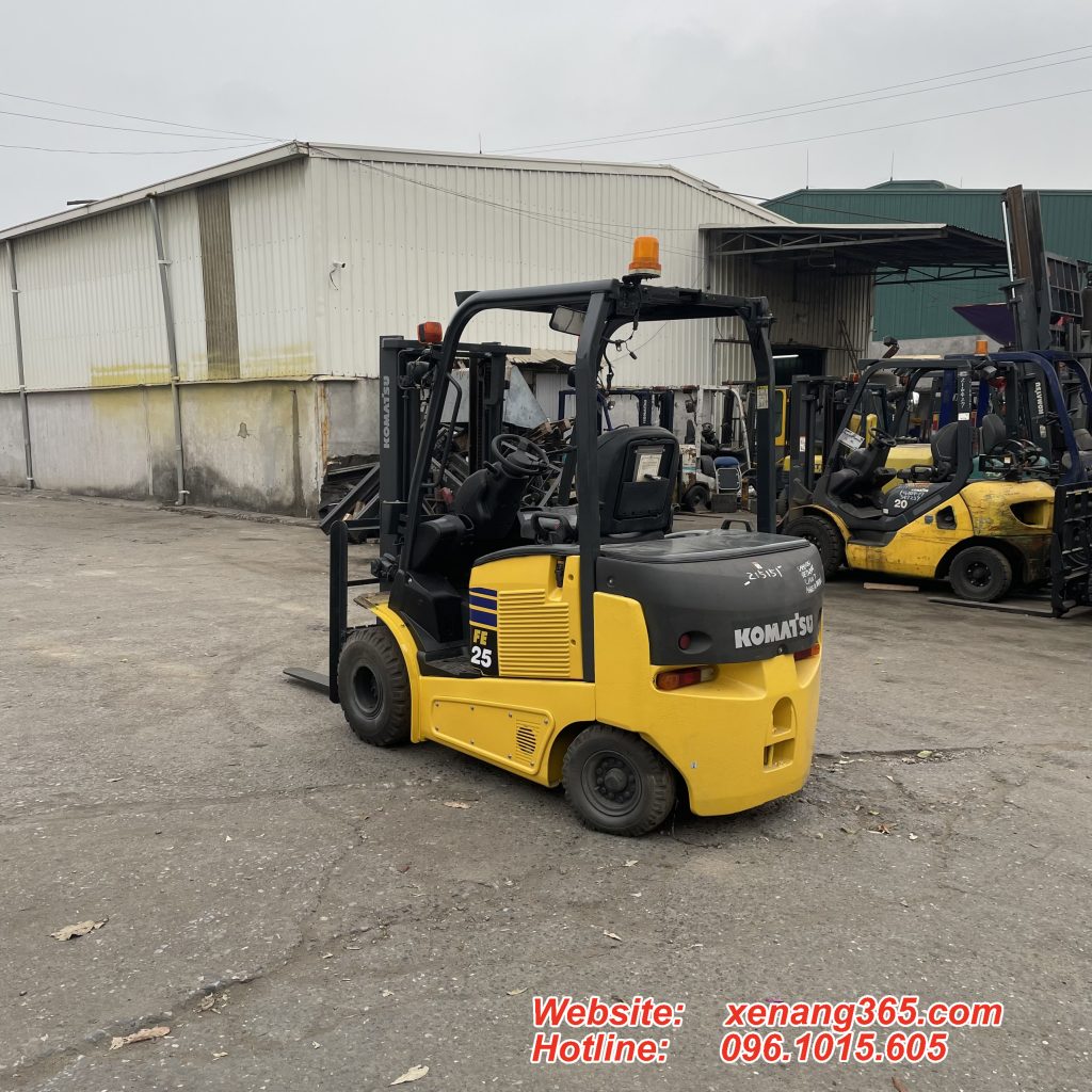 Xe nâng Komatsu FE25-1 2.5 tấn-30016 Mặt sau Xe nâng điện 2.5 tấn cũ FE25-1