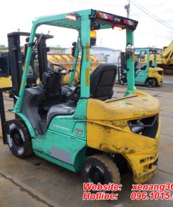 Mặt sau xe nâng nhật bãi