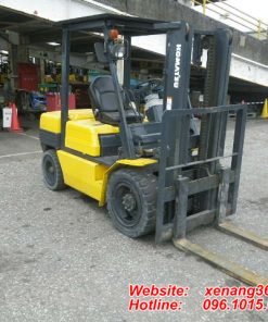 Ảnh trước xe nâng Komatsu 3 tấn,