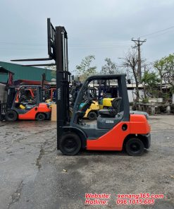 Xe nâng dầu 2.5 tấn Toyota 8FD25