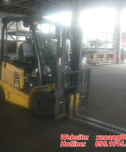 xe nâng Komatsu FE25-1