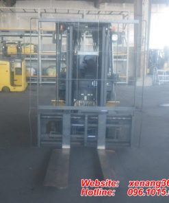 xe nâng Komatsu FE25-1