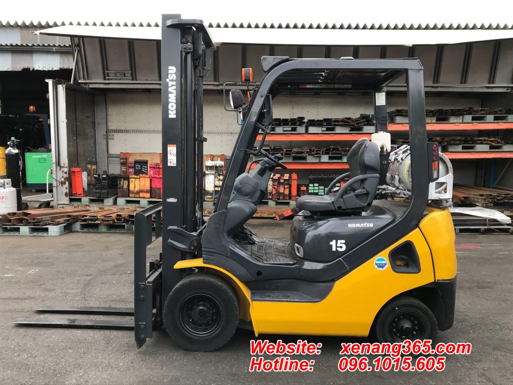 Xe nâng gas 1.5 tấn Komatsu FG15T-20-673251 Mặt bên xe nâng xăng 1.5 tấn FG15T-20