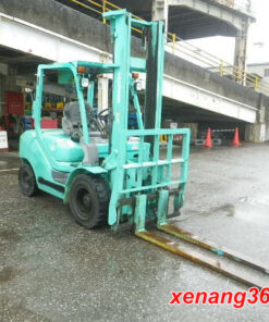 Xe nâng dầu 3 tấn Komatsu FD30C-16-713197 Gật gù Số sàn Xe nâng dầu 3 tấn