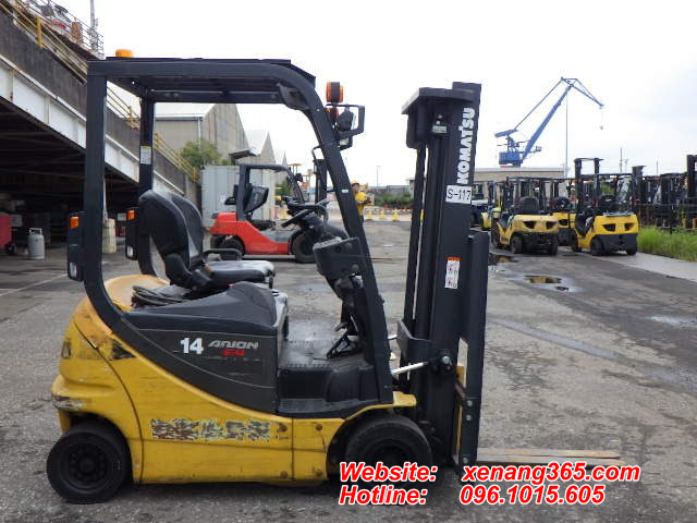 Xe nâng điện 1.4 tấn Komatsu FB14-12-851819 Mặt bên Xe nâng điện Komatsu 1.4 tấn