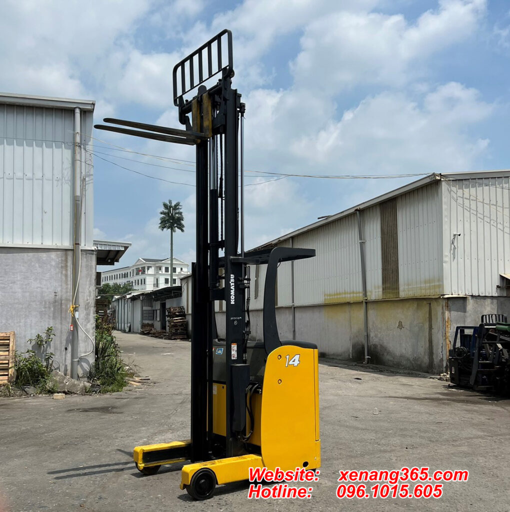 Xe nâng điện đứng lái 1.5 tấn FB14RLF-14 chui công làm việc kho lạnh Xe nâng điện Komatsu đứng lái