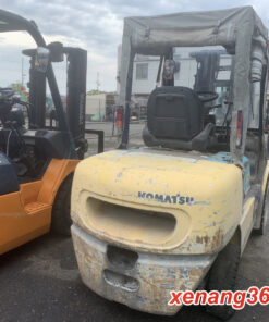 Xe nâng dầu 3 tấn cũ Komatsu FD30C-12 Số sàn dịch giá Xe nâng dầu 3 tấn cũ Komatsu FD30C-12