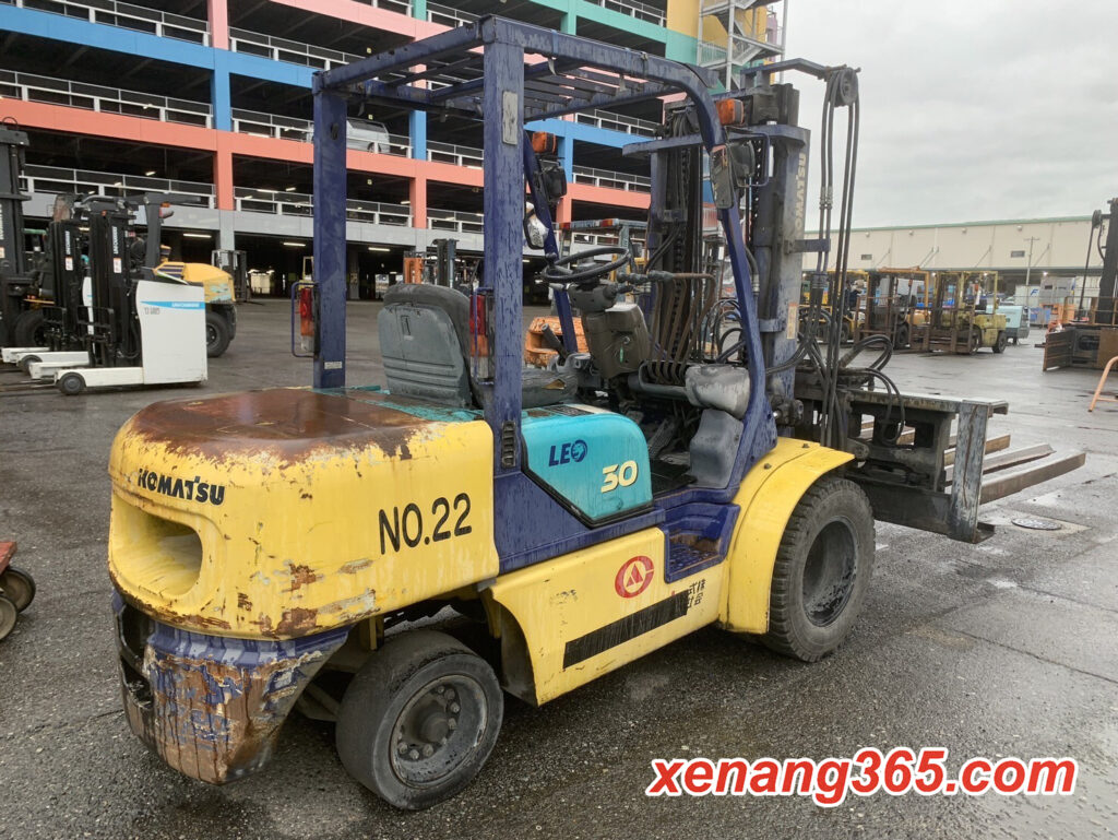 Xe nâng dầu 3 tấn Komatsu FD30T-12 Số tự động dịch giá Xe nâng dầu 3 tấn Komatsu FD30T-12 Số tự động
