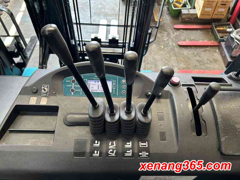 Xe nâng điện Sumitomo 1.5 tấn