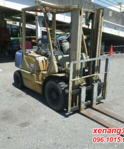 Xe nâng dầu 2 tấn Komatsu FD20C-12-531111 Số sàn đẹp Xe nâng dầu 2 tấn Komatsu FD20C-12