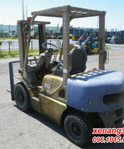Xe nâng dầu 2 tấn Komatsu FD20C-12-531111 Số sàn đẹp Xe nâng dầu 2 tấn Komatsu FD20C-12