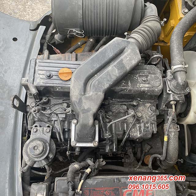 Xe nâng dầu 2.5 tấn Komatsu FD25T-17- 309358 chui công 3 tầng 4.5m số tự động Máy của xe nâng