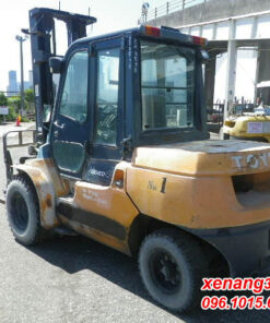 Mặt sau xe nâng dầu 4 tấn Toyota 02-7FD40