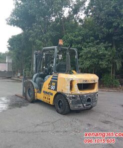 Xe nâng dầu 5 tấn Komatsu FH50-1 số tự động sản xuất 2012 đời cao xe đẹp Mặt sau xe nâng dầu 5 tấn Komatsu FH50-1