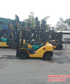 Xe nâng dầu 2.5 tấn Komatsu FD25T-15 số tự động siêu đẹp|Diesel forklift truck 2.5 ton Mặt bên xe nâng dầu 2.5 tấn Komatsu FD25T-15