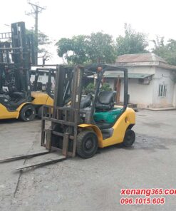 Xe nâng dầu 2.5 tấn Komatsu FD25T-15 số tự động siêu đẹp|Diesel forklift truck 2.5 ton Mặt trước xe nâng dầu 2.5 tấn Komatsu FD25T-15