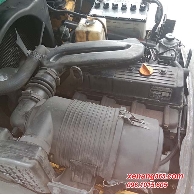 Xe nâng dầu 2.5 tấn Komatsu FD25T-15 số tự động siêu đẹp|Diesel forklift truck 2.5 ton Động cơ xe nâng dầu 2.5 tấn Komatsu FD25T-15