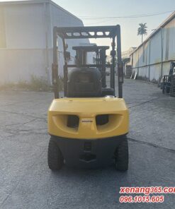 Xe nâng dầu 2.5 tấn Komatsu FD25T-17 số tự động 2013 siêu đẹp|Diesel forklift truck 2.5 ton Mặt sau xe nâng dầu 2.5 tấn Komatsu FD25T-17
