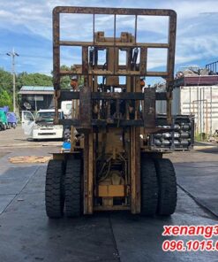 Mặt trước xe nâng dầu 3.5 tấn số sàn gật gù lốp kép FD35-4