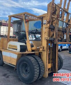 Xe nâng dầu 3.5 tấn Komatsu FD35-4 121004 số sàn gật gù lốp kép nhập khẩu Mặt trước xe nâng dầu 3.5 tấn số sàn gật gù lốp kép FD35-4