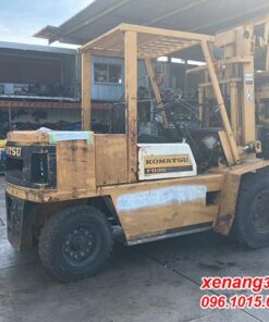 Xe nâng dầu 3.5 tấn Komatsu FD35-4 121004 số sàn gật gù lốp kép nhập khẩu Mặt sau xe nâng dầu 3.5 tấn số sàn gật gù lốp kép FD35-4