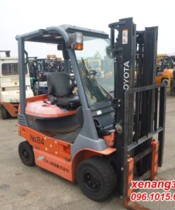 Xe nâng điện 1.8 tấn Toyota 7FB18 - 811033 đẹp Mặt trước xe nâng điện 1.8 tấn 7FB18