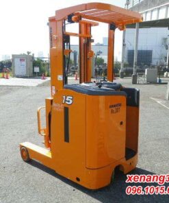 Mặt sau xe nâng điện đứng lái 1.5 tấn