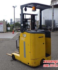 Mặt sau xe nâng điện đứng lái 1 tấn